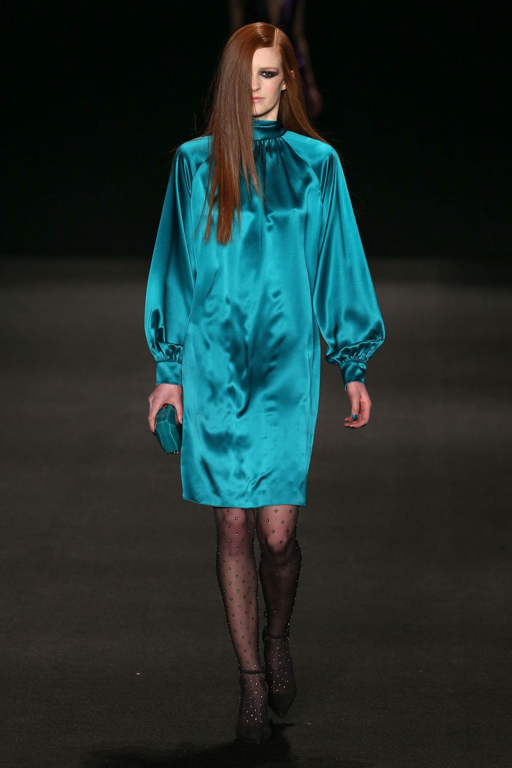 robe à manches bouffantes en satin